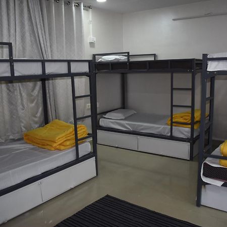 Hyderabad Wanderers Cave Otel Dış mekan fotoğraf