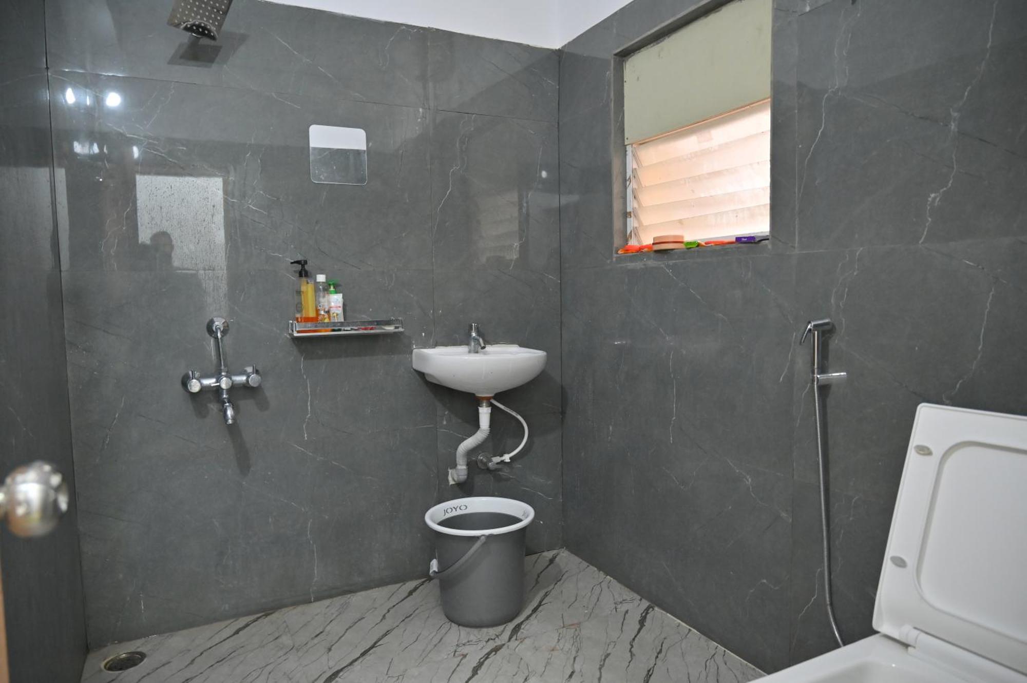 Hyderabad Wanderers Cave Otel Dış mekan fotoğraf
